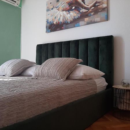 Guest House Zaninovic Хвар Екстериор снимка