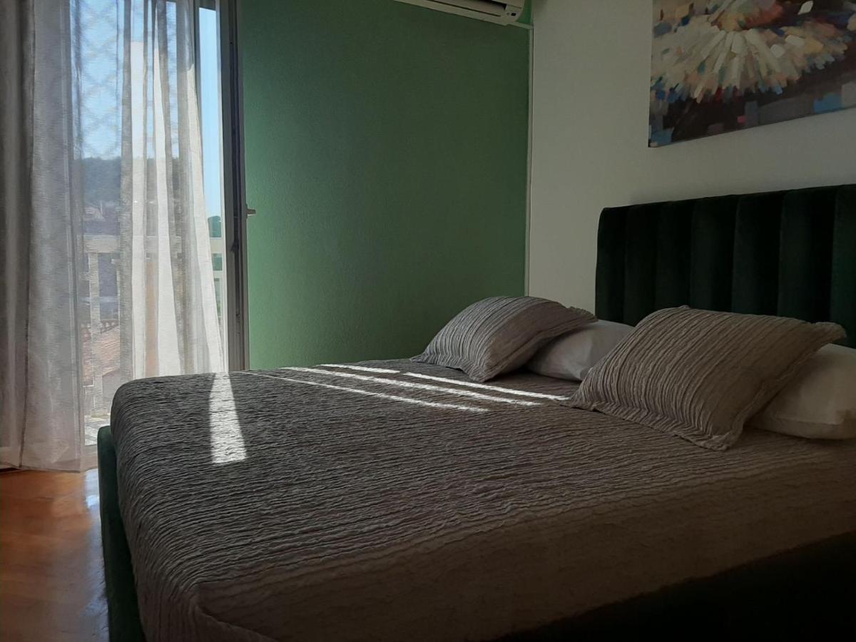 Guest House Zaninovic Хвар Екстериор снимка