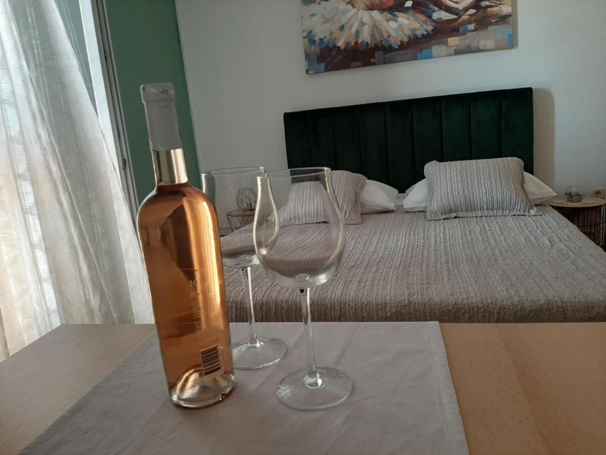 Guest House Zaninovic Хвар Екстериор снимка