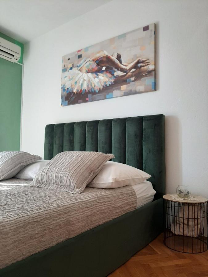 Guest House Zaninovic Хвар Екстериор снимка