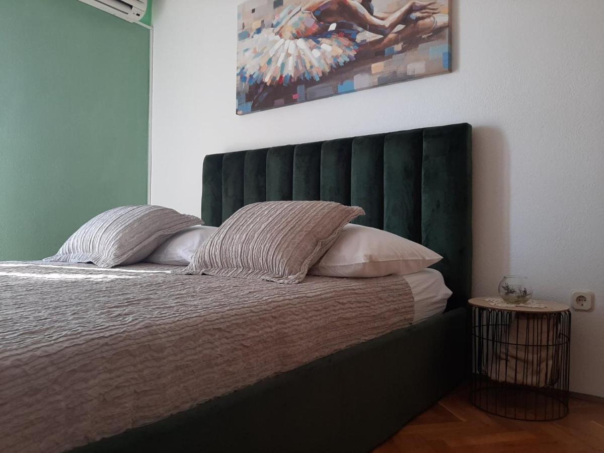 Guest House Zaninovic Хвар Екстериор снимка