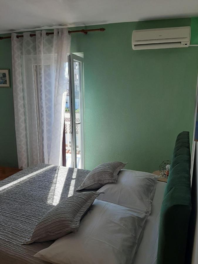 Guest House Zaninovic Хвар Екстериор снимка