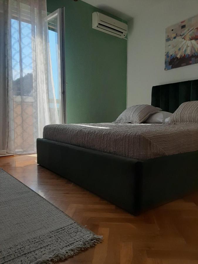 Guest House Zaninovic Хвар Екстериор снимка