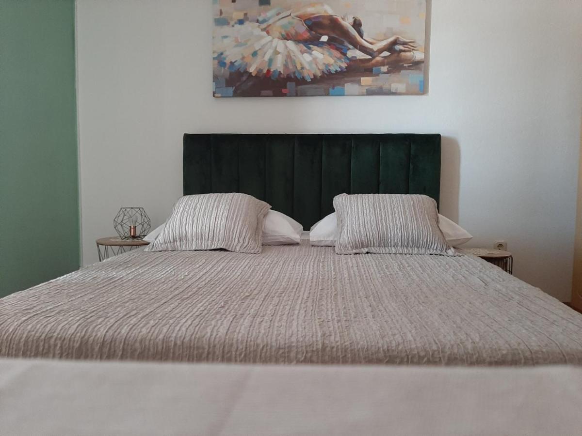 Guest House Zaninovic Хвар Екстериор снимка